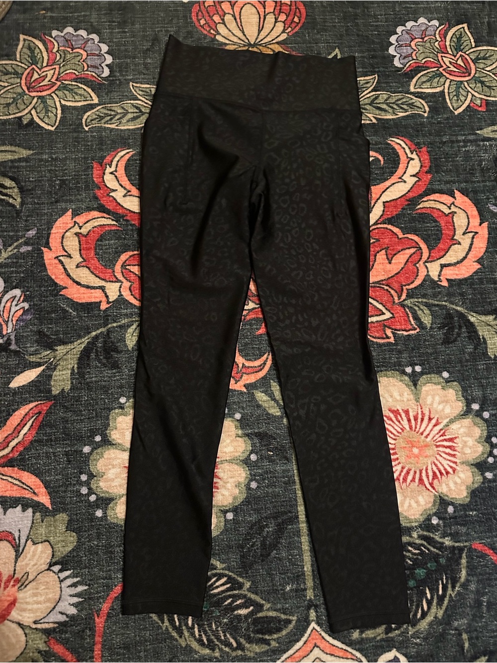 Black Subtle Leopard Print Leggings Size S (Based on Measurements) 🖤